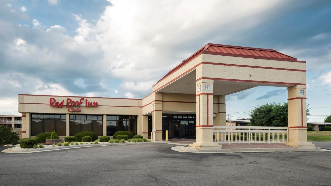 Red Roof Inn & Suites Wytheville Exterior photo
