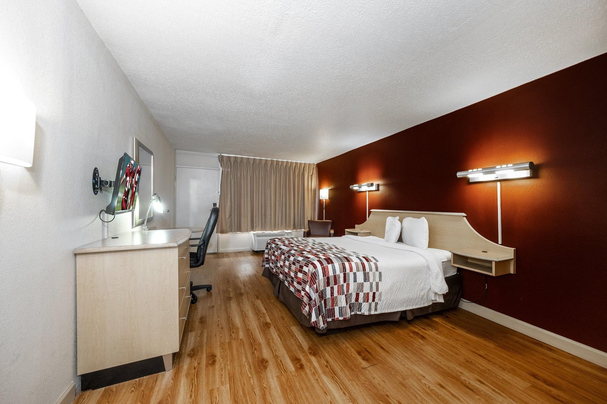 Red Roof Inn & Suites Wytheville Exterior photo