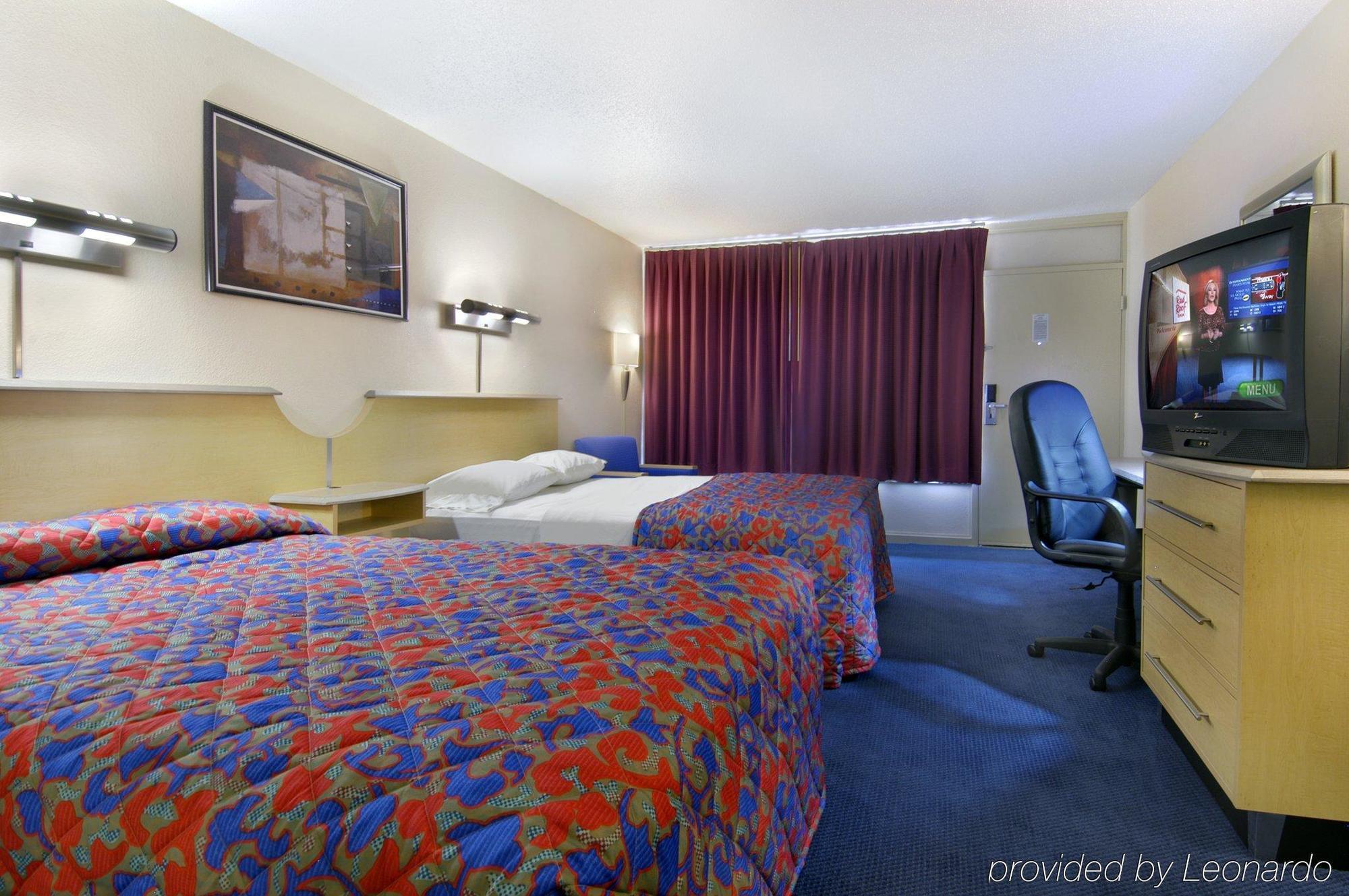 Red Roof Inn & Suites Wytheville Room photo